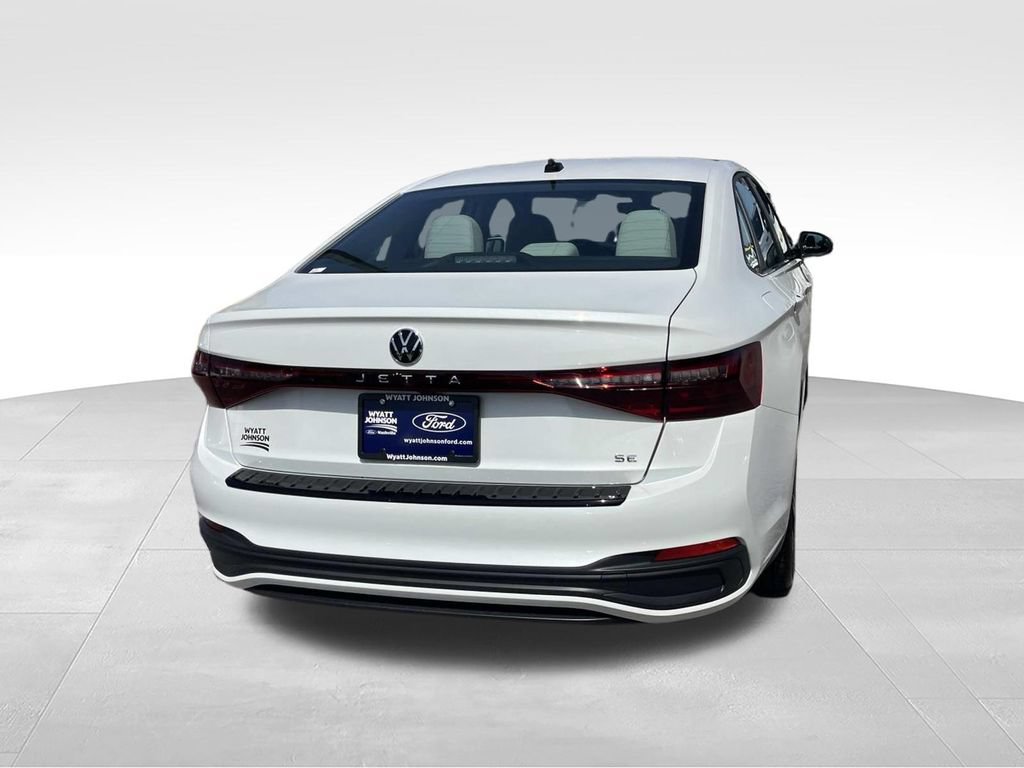Used 2026 Volkswagen Jetta SE FWD image 5