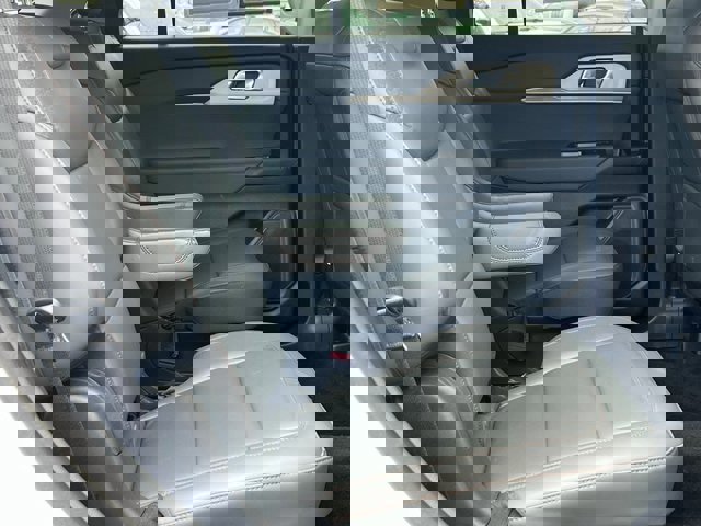 Certified 2025 Ford Explorer Active w/ Active Comfort Package image 17