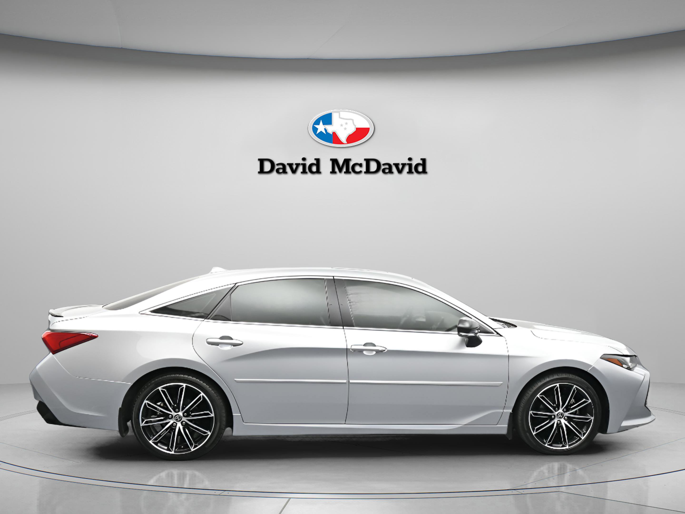 Used 2022 Toyota Avalon Touring image 17