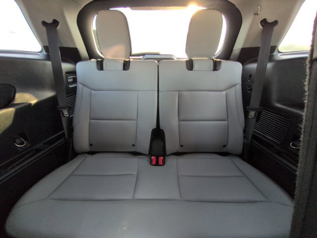Certified 2021 Ford Explorer XLT w/ Equipment Group 202A RWD image 32