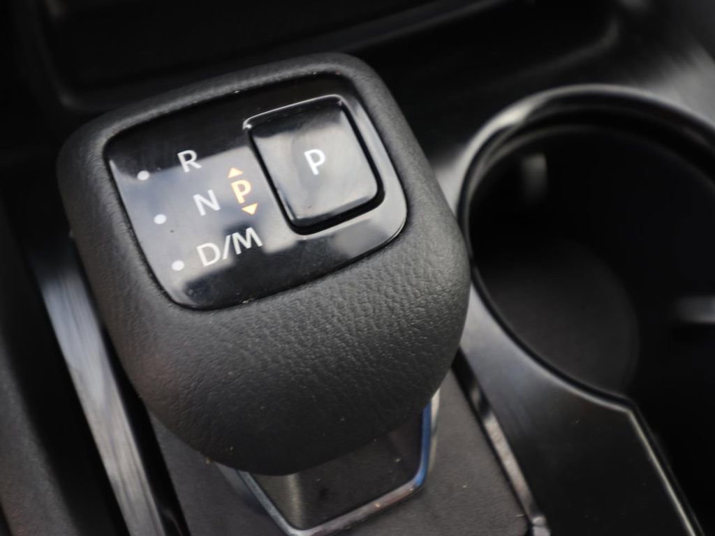 Used 2023 Nissan Rogue SV w/ SV Premium Package image 21