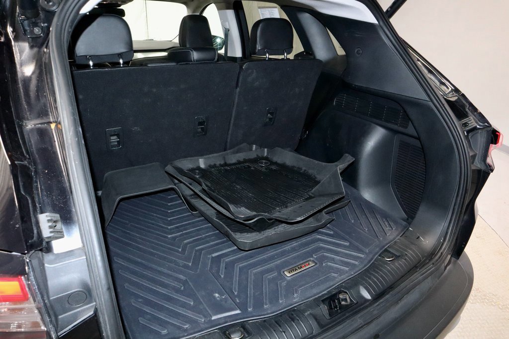 Certified 2022 Ford Escape Titanium w/ Class II Trailer Tow Package image 13