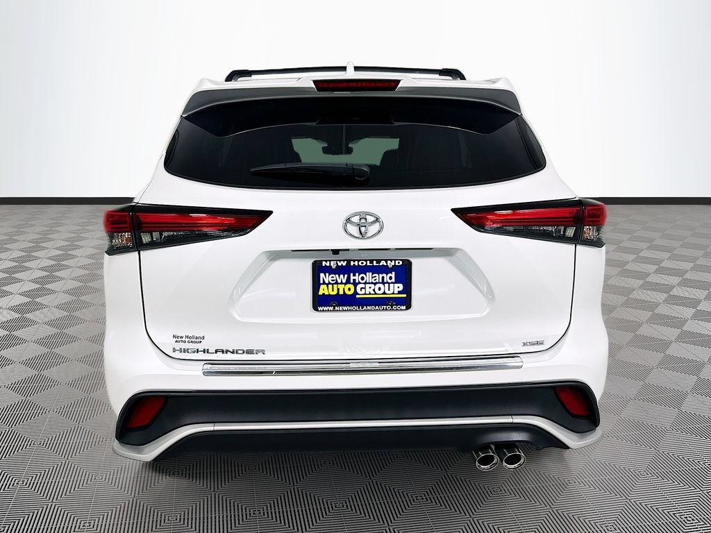 Used 2023 Toyota Highlander XSE FWD image 9