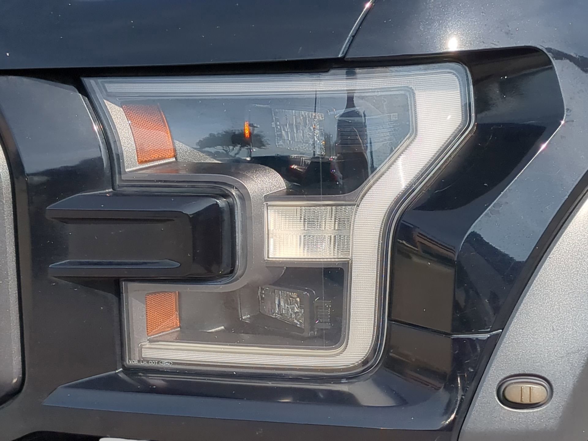 Certified 2020 Ford F150 Raptor w/ Equipment Group 802A Luxury image 36