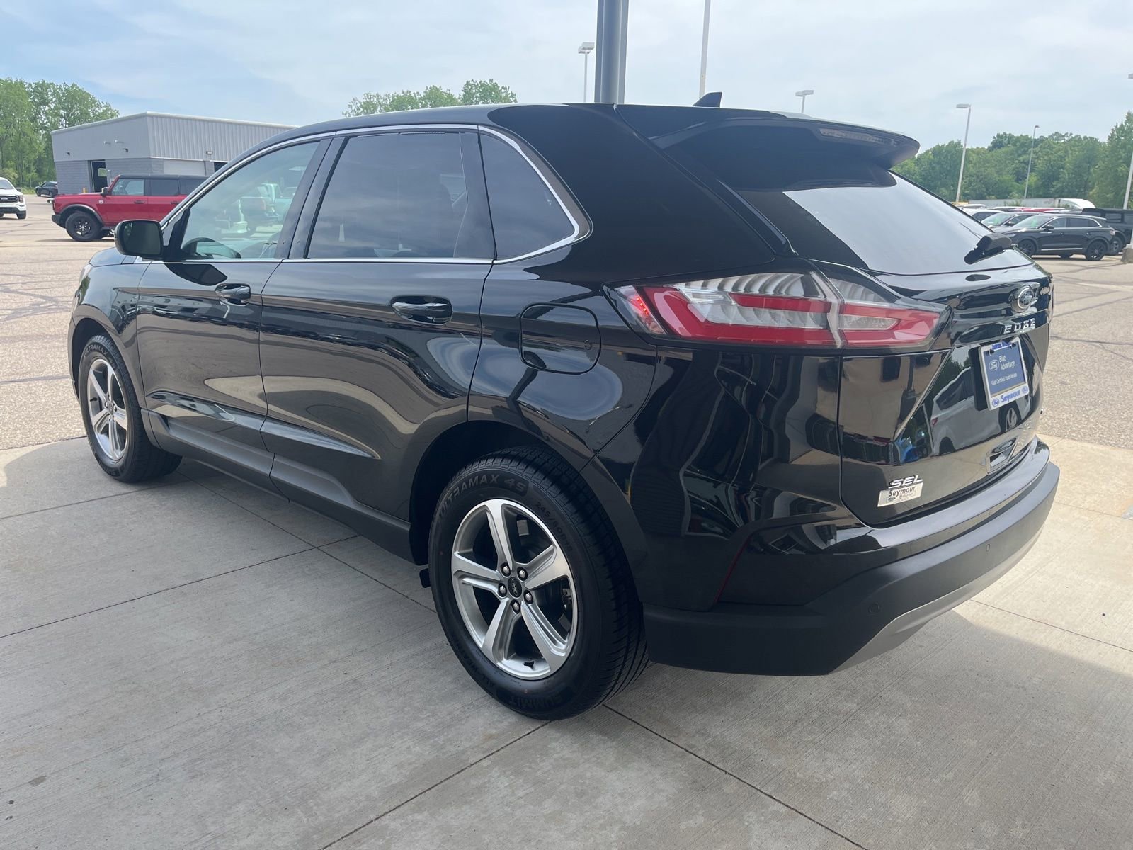 Certified 2023 Ford Edge SEL w/ Convenience Package AWD/4WD image 3