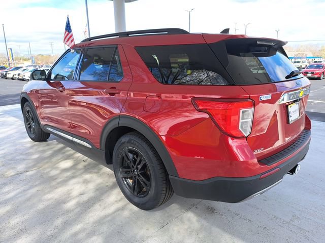 Certified 2022 Ford Explorer XLT w/ Equipment Group 202A image 2