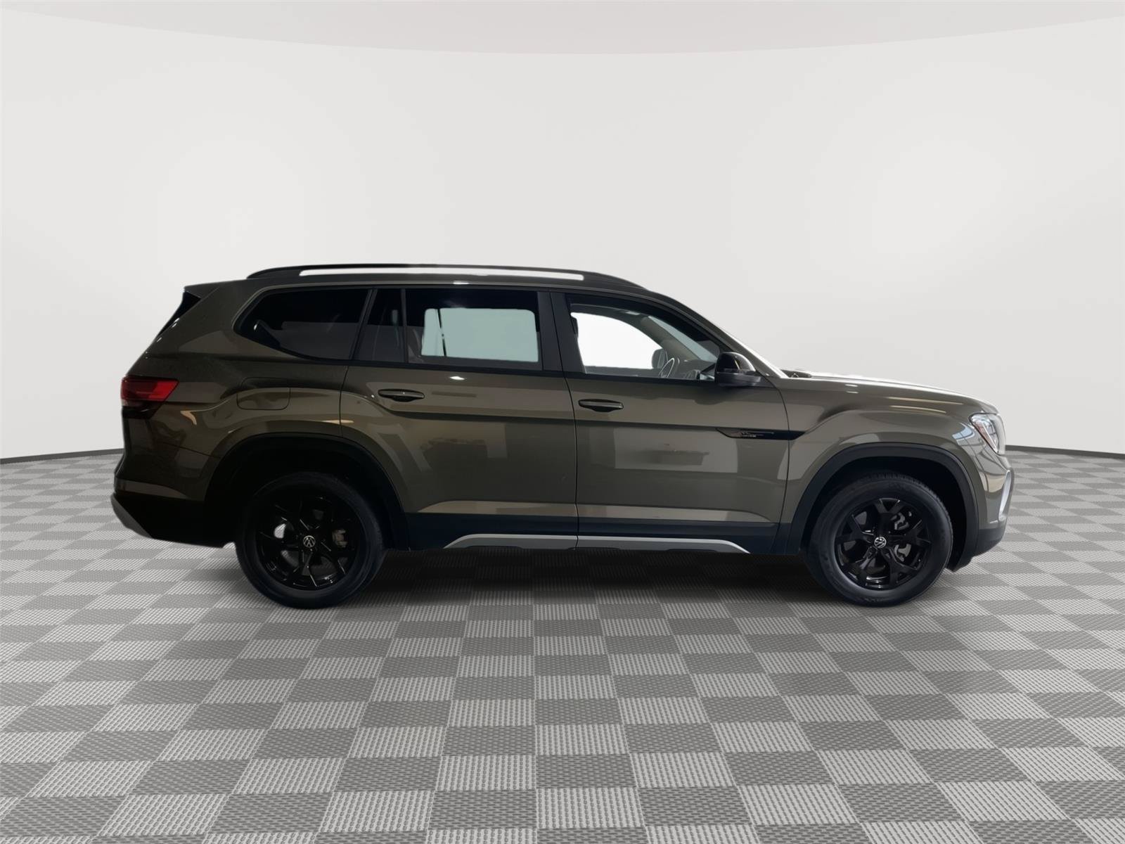 Used 2024 Volkswagen Atlas Peak Edition SEL AWD/4WD image 6