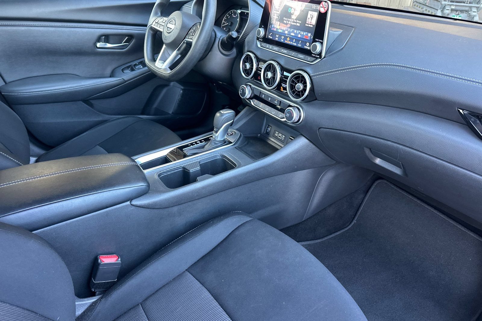 Used 2025 Nissan Sentra SV FWD image 14