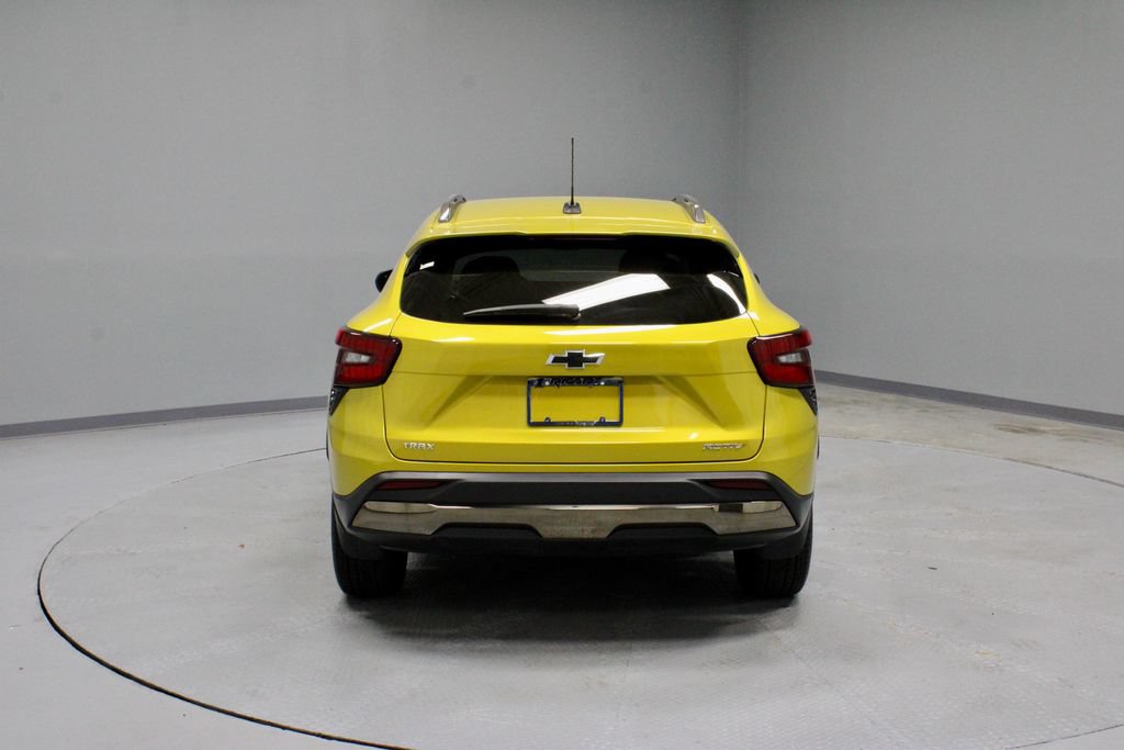 Used 2025 Chevrolet Trax ACTIV w/ Sunroof Package FWD image 9