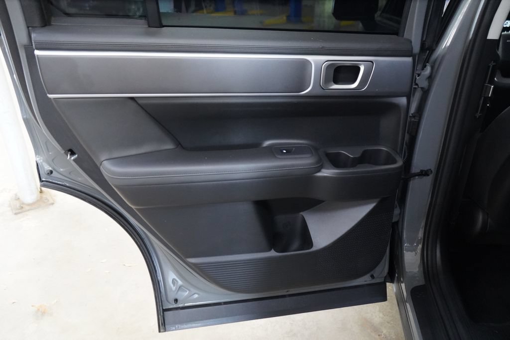 Used 2025 Hyundai Santa Fe SEL FWD image 27