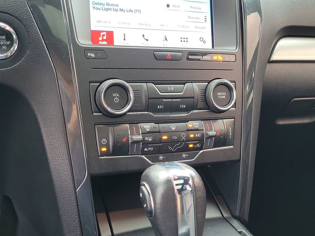 Certified 2019 Ford Explorer XLT w/ Equipment Group 202A AWD/4WD image 28