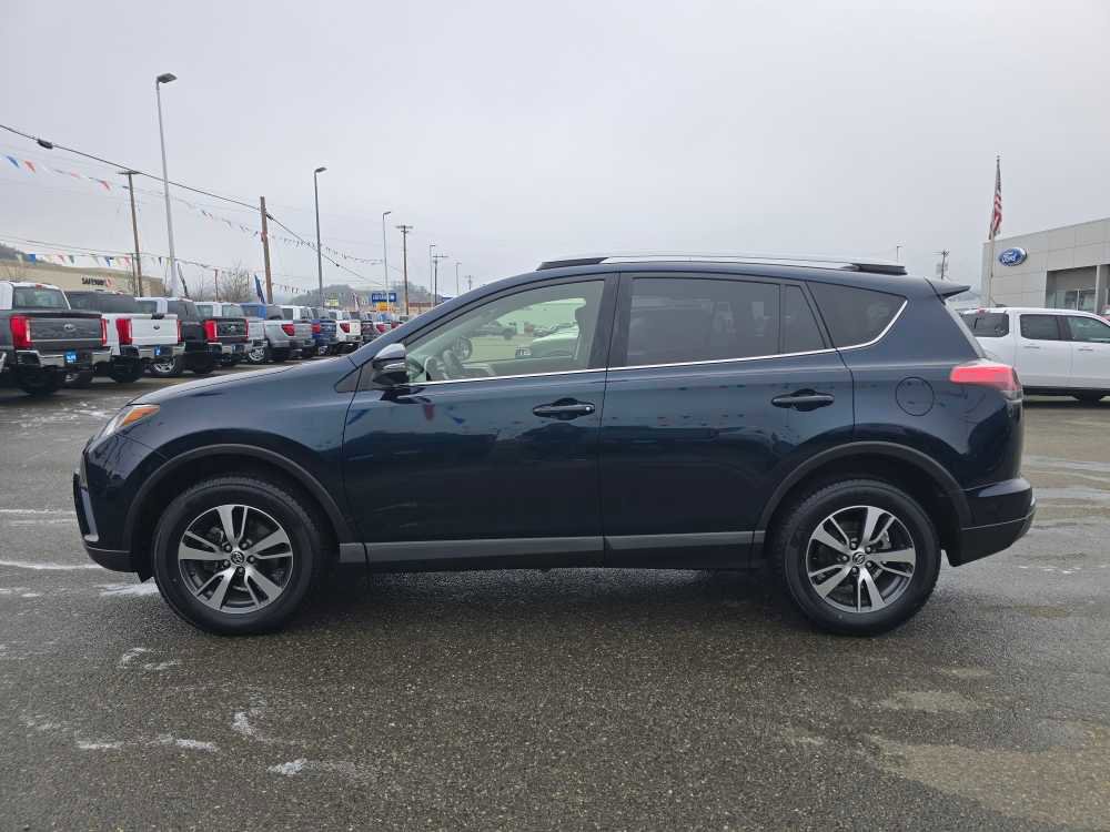 Used 2018 Toyota RAV4 XLE image 2