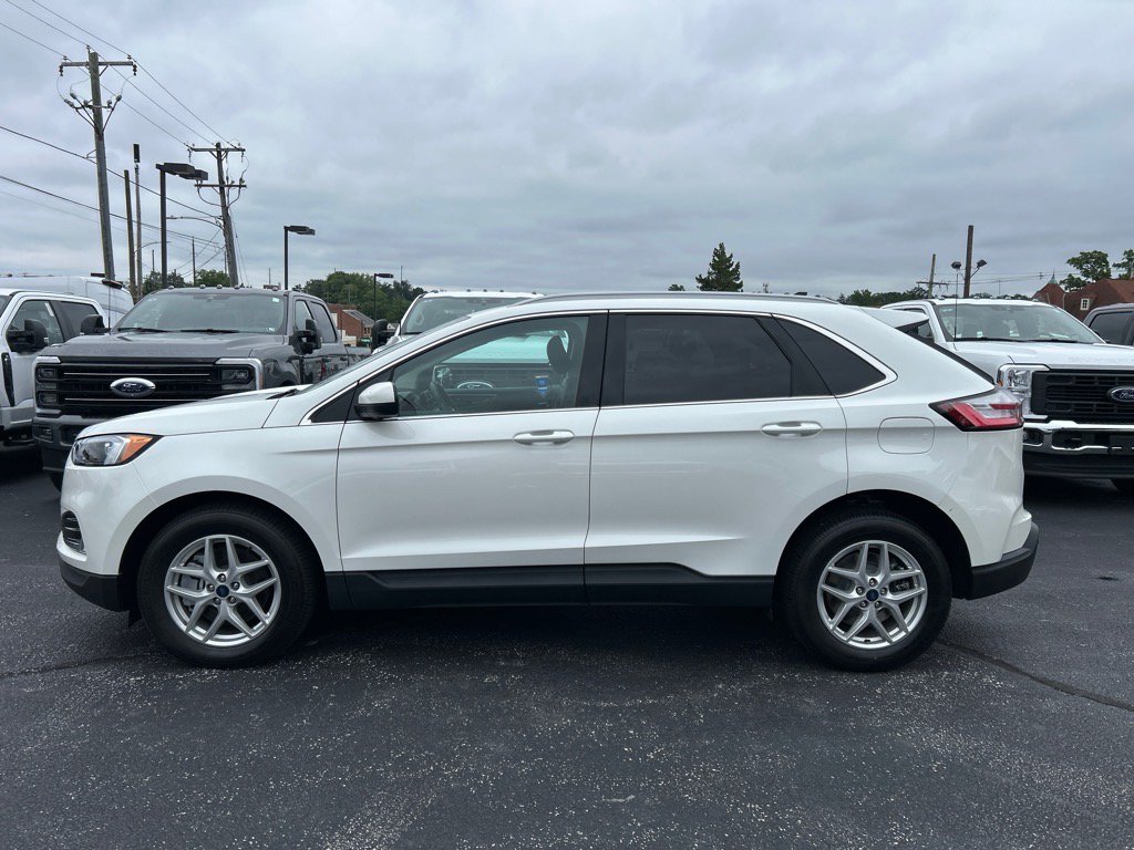 Certified 2022 Ford Edge SEL w/ Convenience Package AWD/4WD image 4