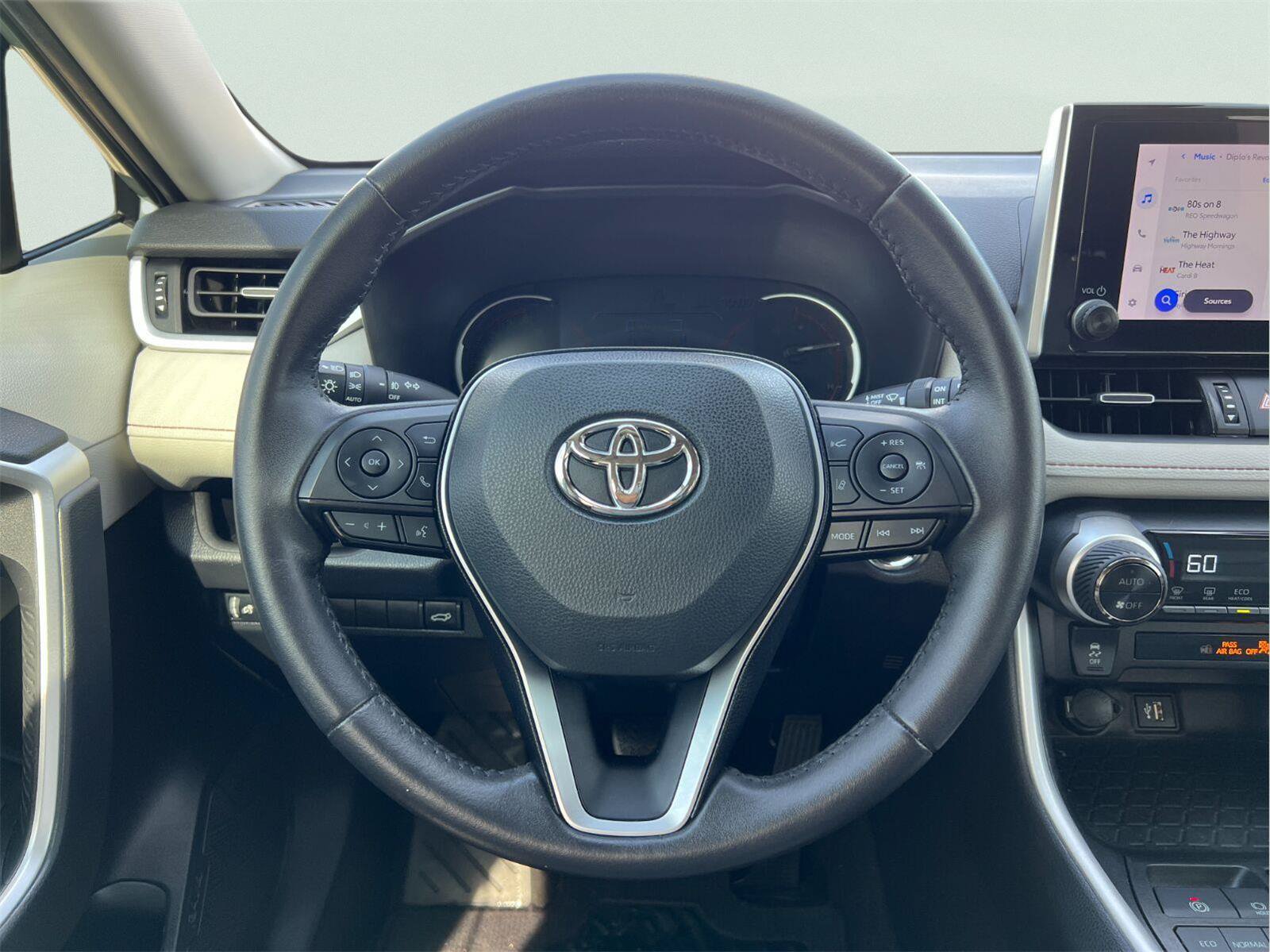 Used 2023 Toyota RAV4 XLE Premium FWD image 33