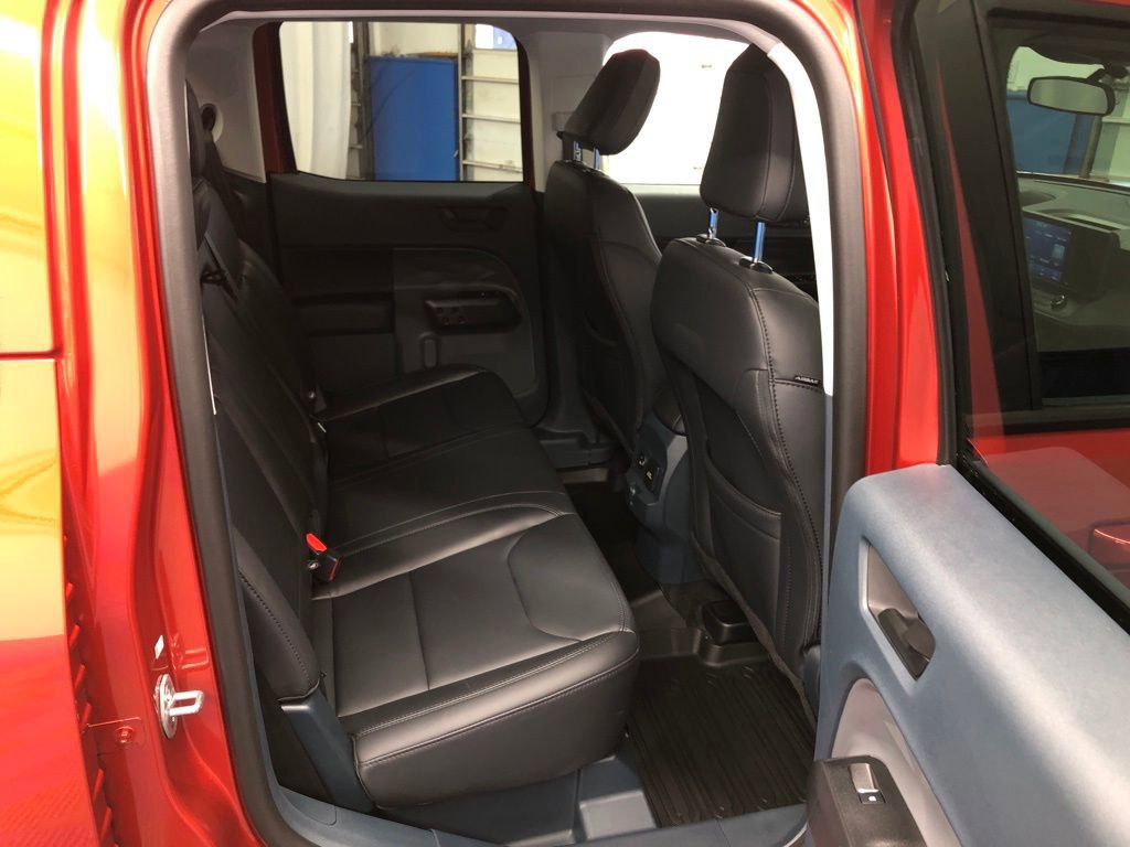 Certified 2024 Ford Maverick Lariat w/ Black Appearance Package image 25