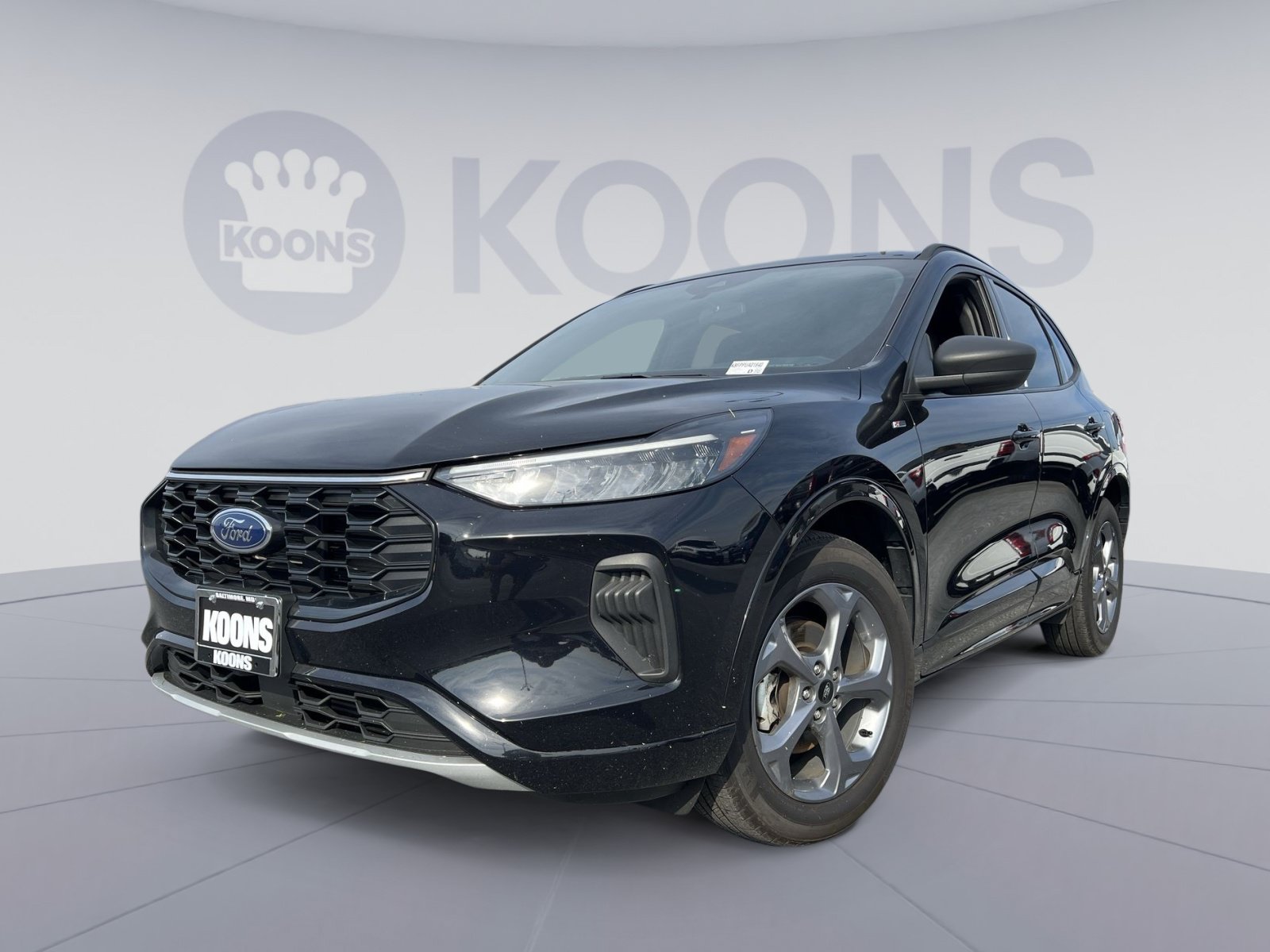 Certified 2023 Ford Escape ST-Line w/ Tech Pack #1 AWD/4WD image 1
