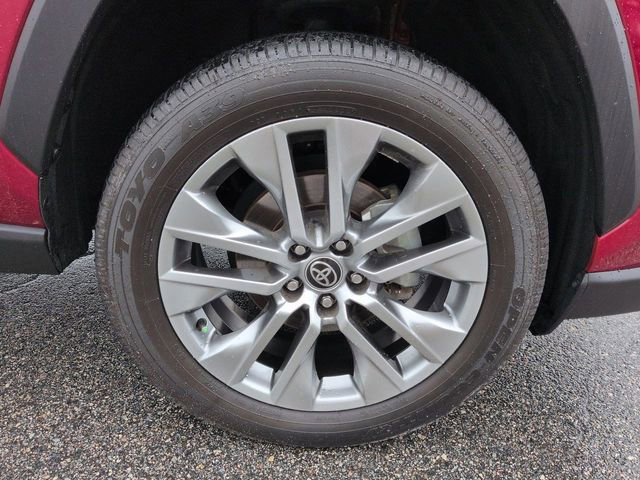 Used 2022 Toyota RAV4 XLE Premium AWD/4WD image 11