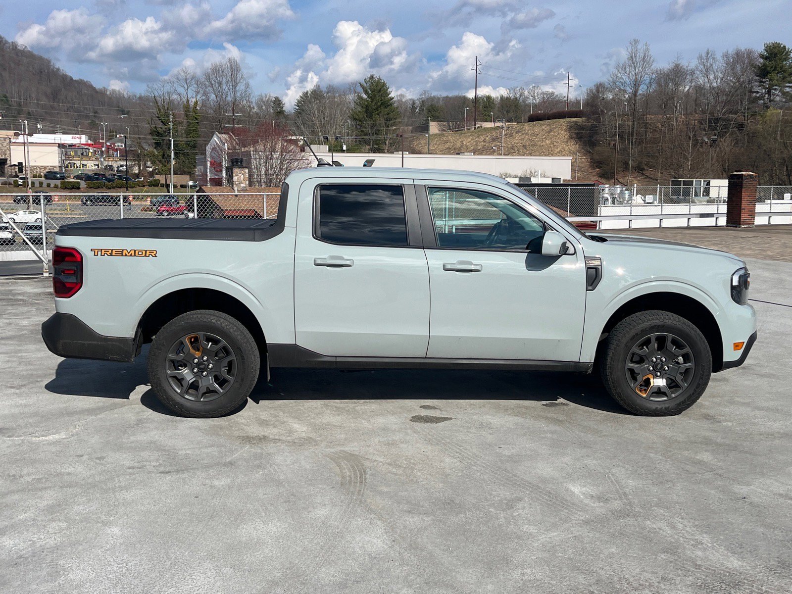 Certified 2023 Ford Maverick Tremor w/ Tremor Off-Road Package image 2