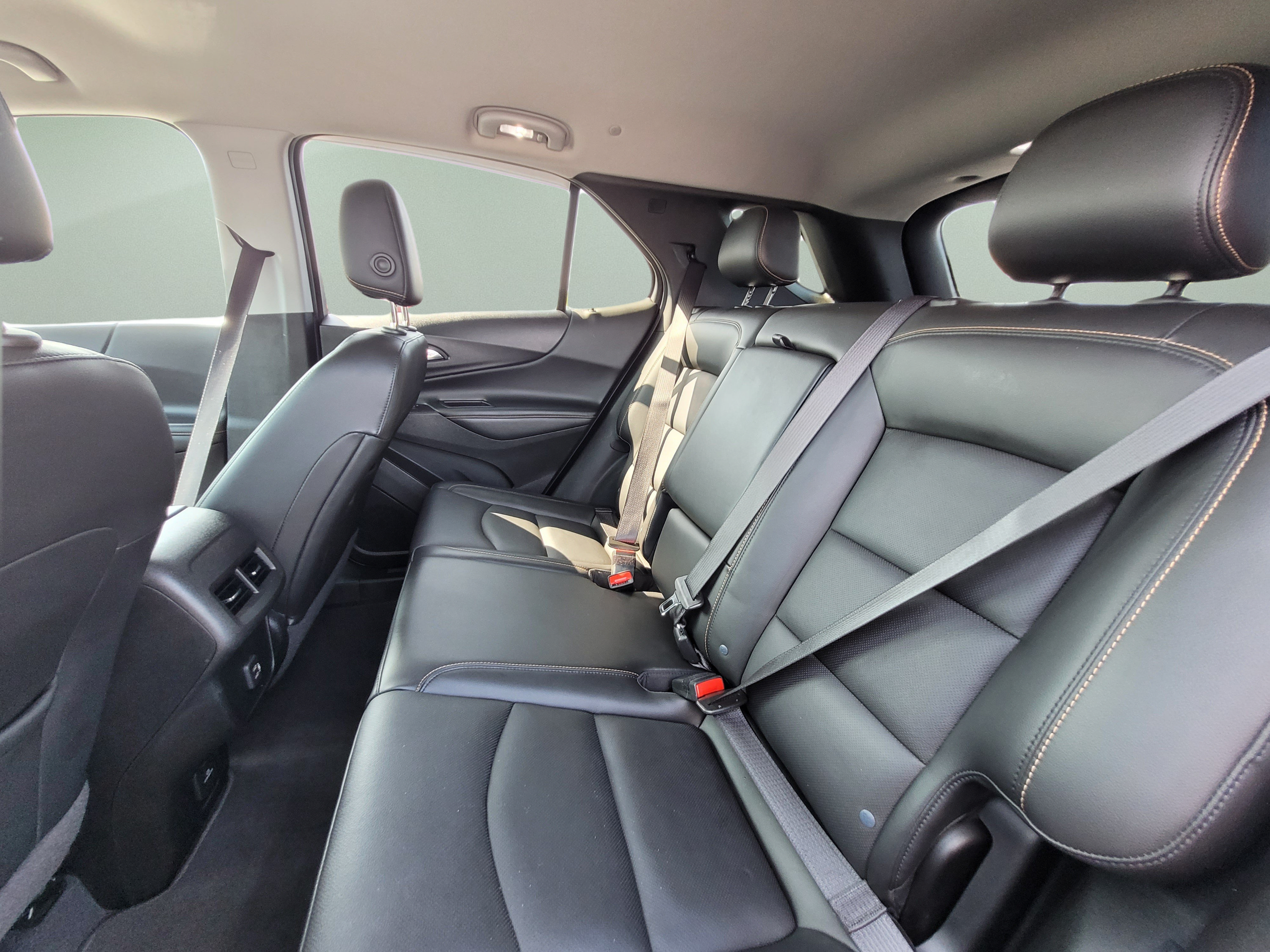 Used 2021 Chevrolet Equinox Premier w/ Redline Edition FWD image 17