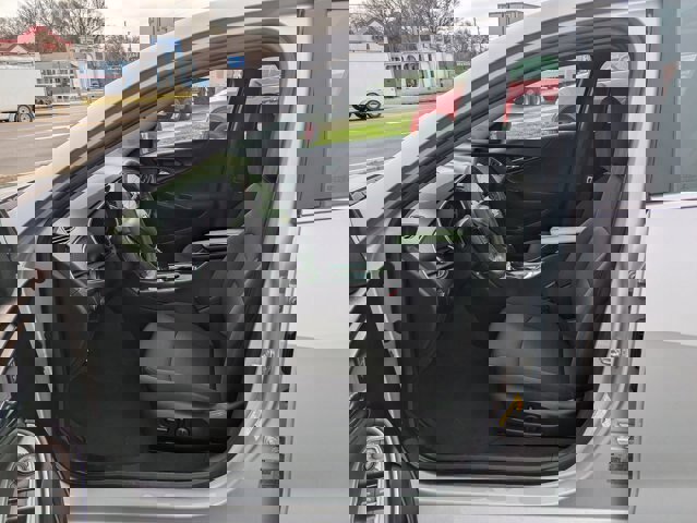 Used 2019 Chevrolet Malibu LT w/ Driver Confidence Package II image 16