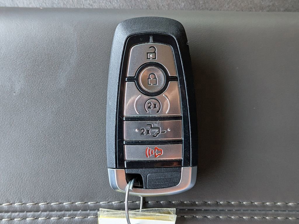 Certified 2025 Ford F250 Platinum w/ Platinum Plus Package image 33