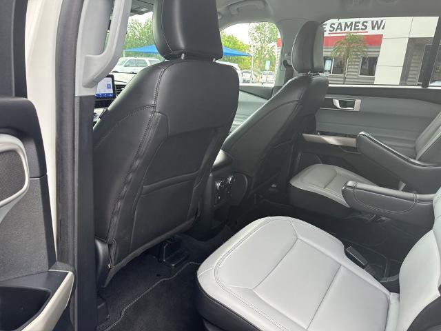 Certified 2021 Ford Explorer XLT w/ Equipment Group 202A RWD image 19