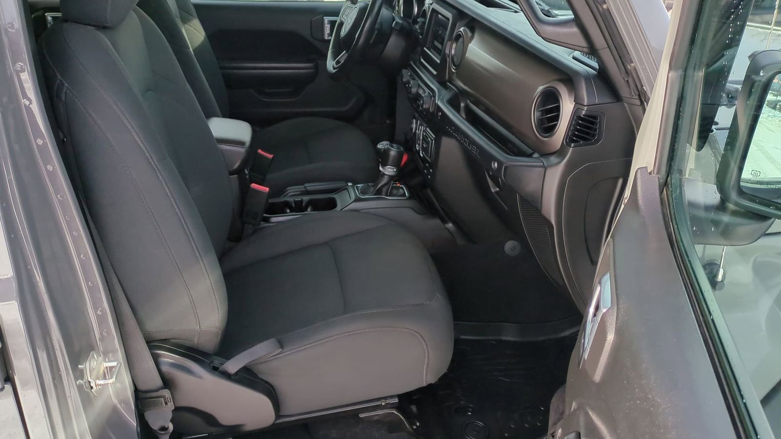 Used 2020 Jeep Wrangler Unlimited Sport image 24