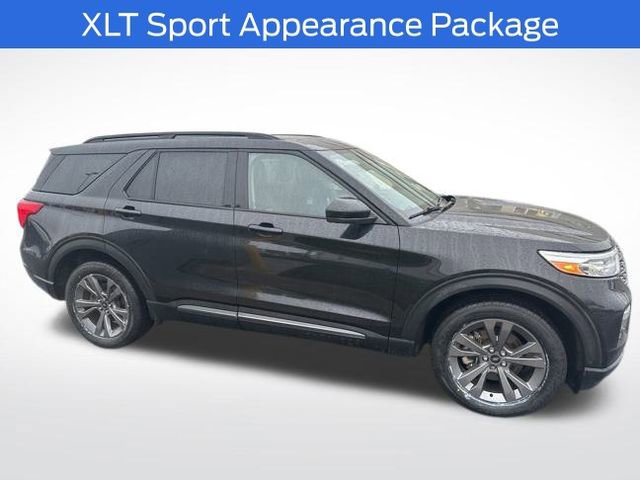 Certified 2022 Ford Explorer XLT w/ Equipment Group 202A image 4