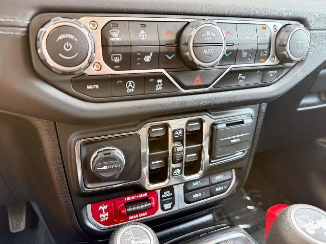 Used 2025 Jeep Wrangler Unlimited Rubicon w/ Safety Group AWD/4WD image 32