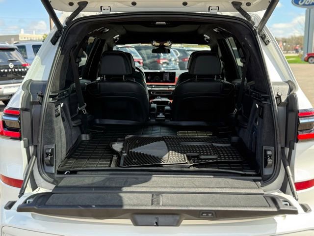 Used 2024 BMW ALPINA XB7 AWD/4WD image 29