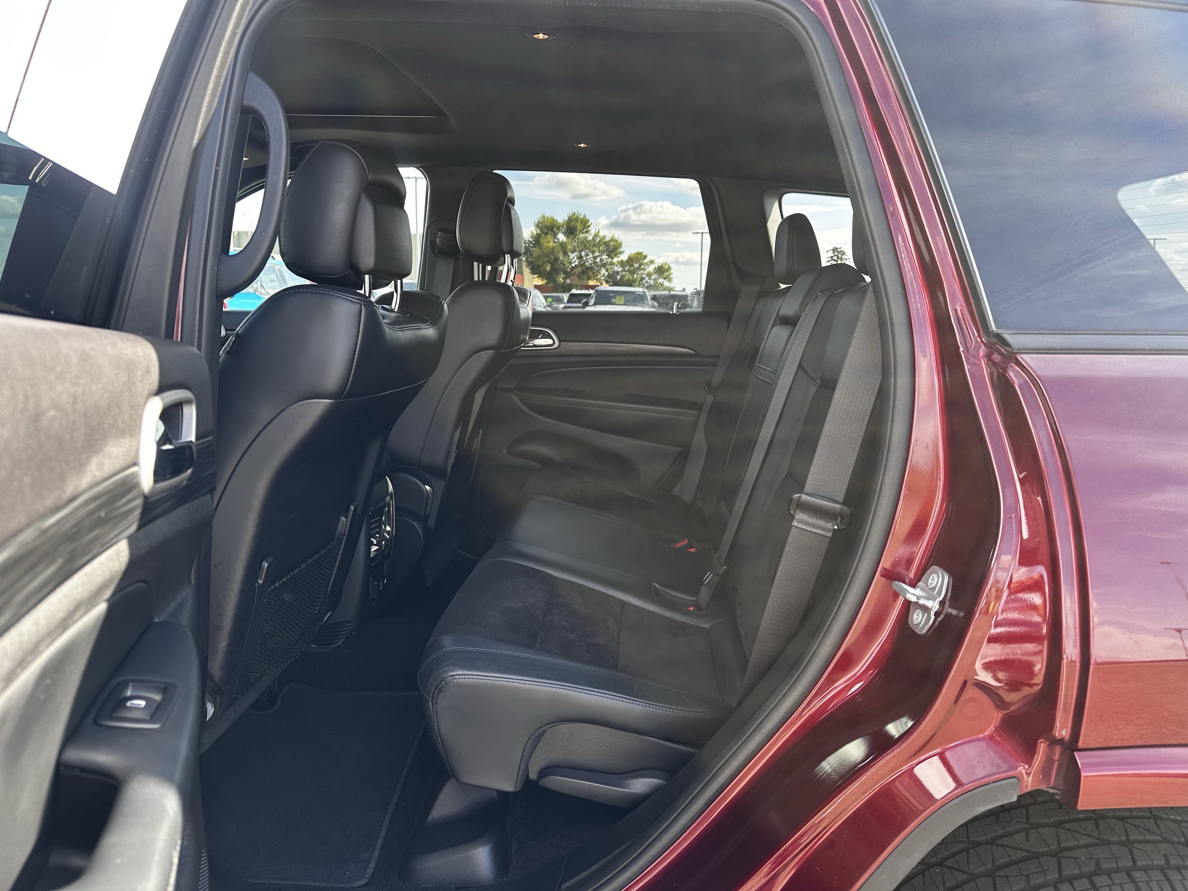 Used 2020 Jeep Grand Cherokee Altitude AWD/4WD image 21