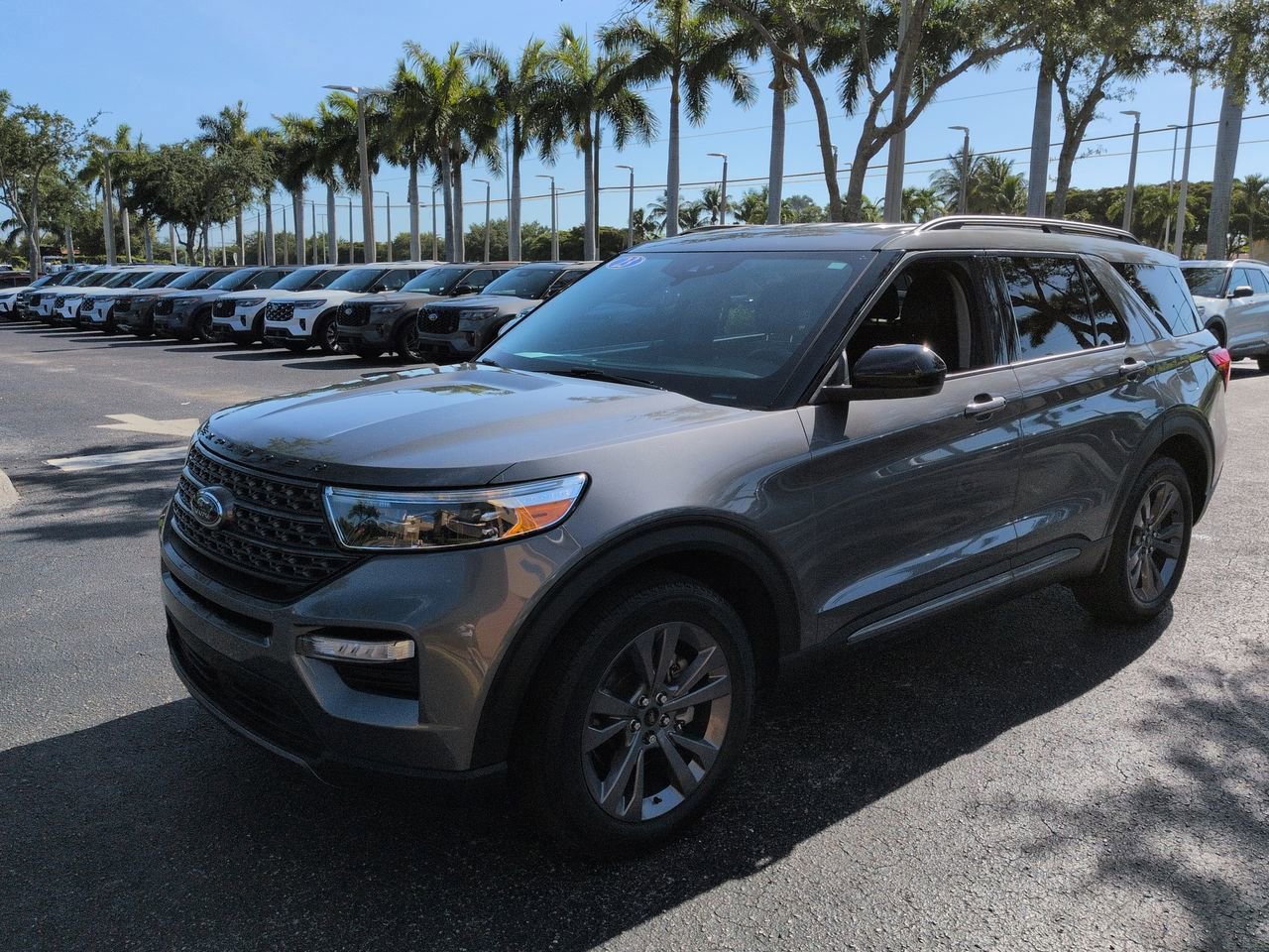 Certified 2023 Ford Explorer XLT w/ Equipment Group 202A AWD/4WD image 7