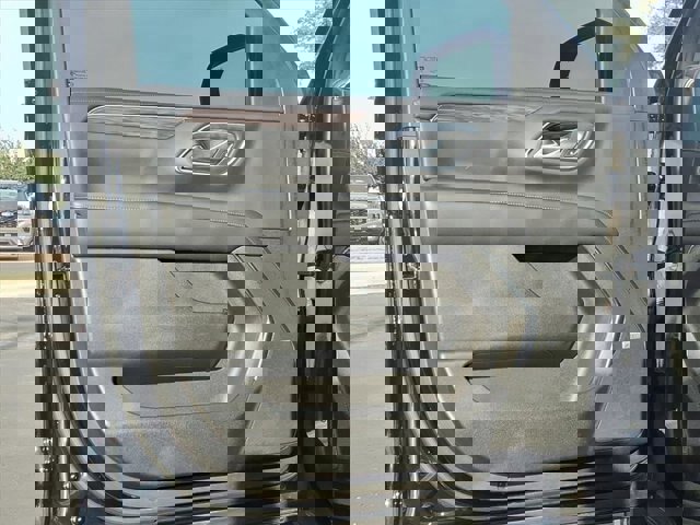 Used 2022 Chevrolet Tahoe LT w/ LT Signature Package image 21