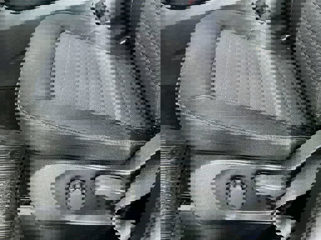 Certified 2019 Ford Edge SE FWD image 30