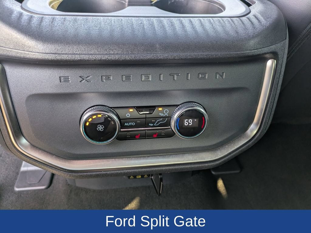 Certified 2025 Ford Expedition Max Platinum w/ Stealth Performance Package AWD/4WD image 18