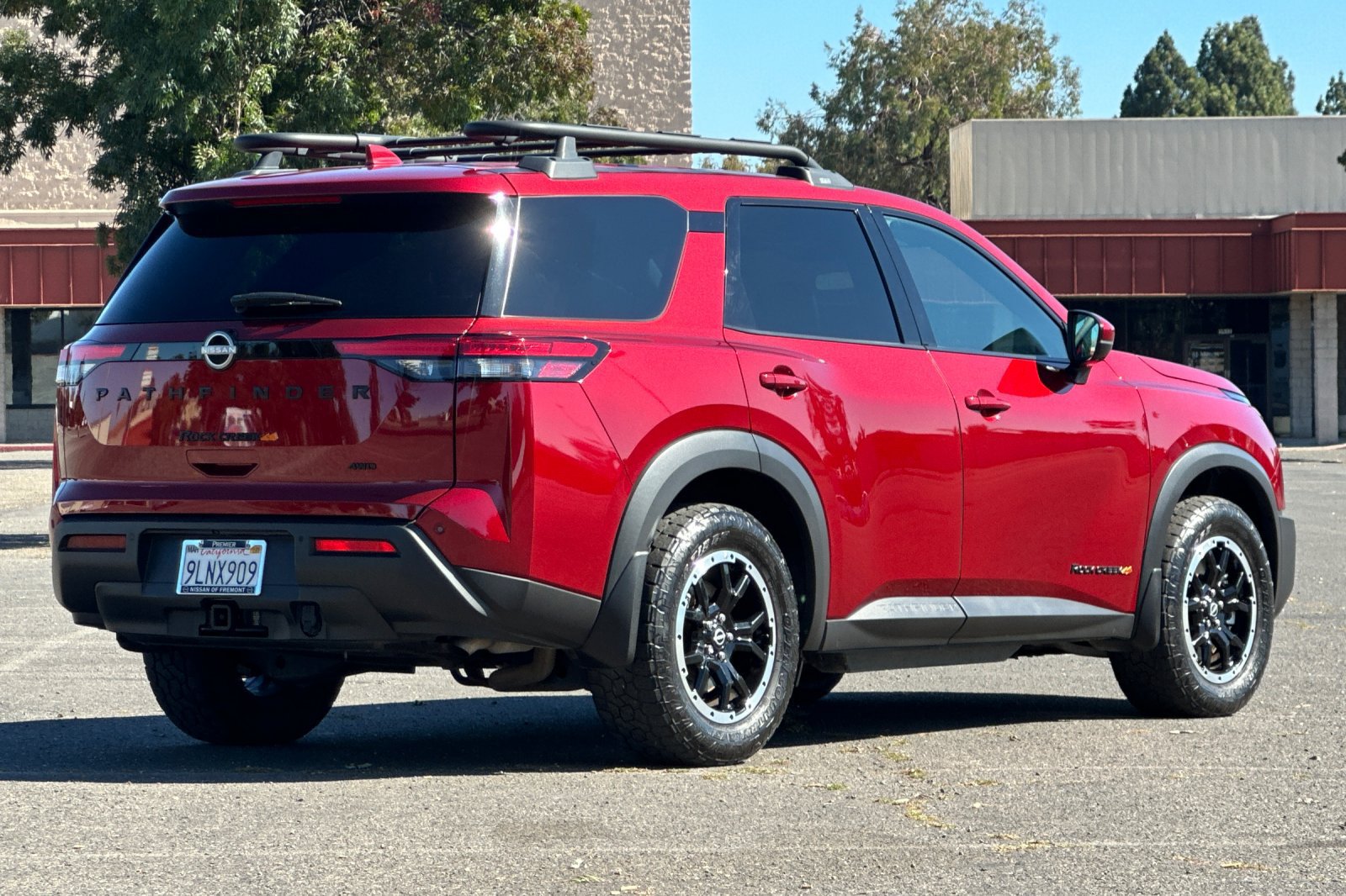 Used 2024 Nissan Pathfinder Rock Creek AWD/4WD image 3