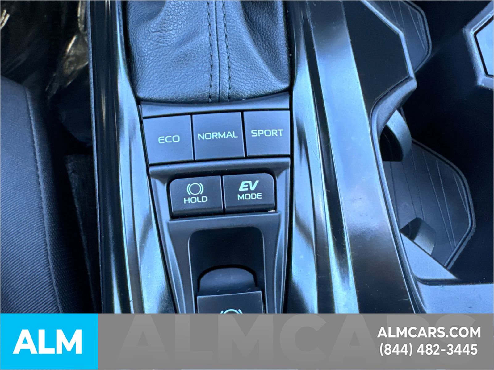 Used 2025 Toyota Camry LE image 32