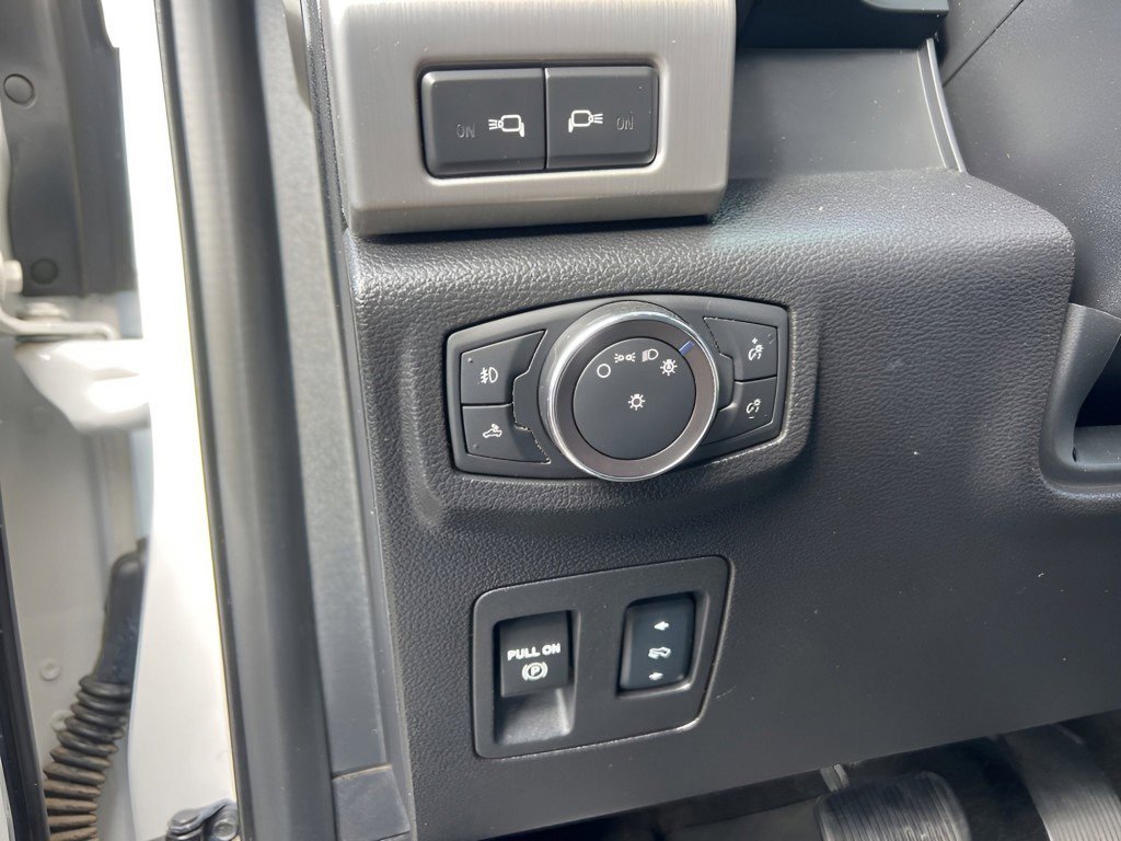 Certified 2018 Ford F150 Platinum w/ Equipment Group 701A Luxury AWD/4WD image 20