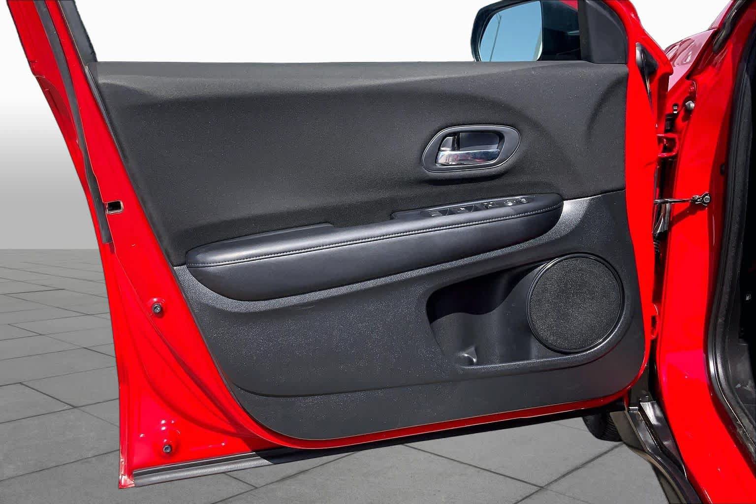 Used 2018 Honda HR-V LX image 22