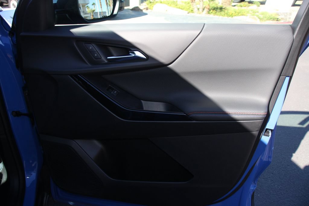 Used 2025 Chevrolet Equinox RS w/ Convenience Package III FWD image 28