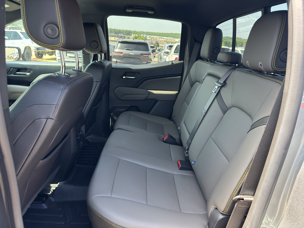 Used 2023 Chevrolet Colorado ZR2 w/ ZR2 Convenience Package III AWD/4WD image 9