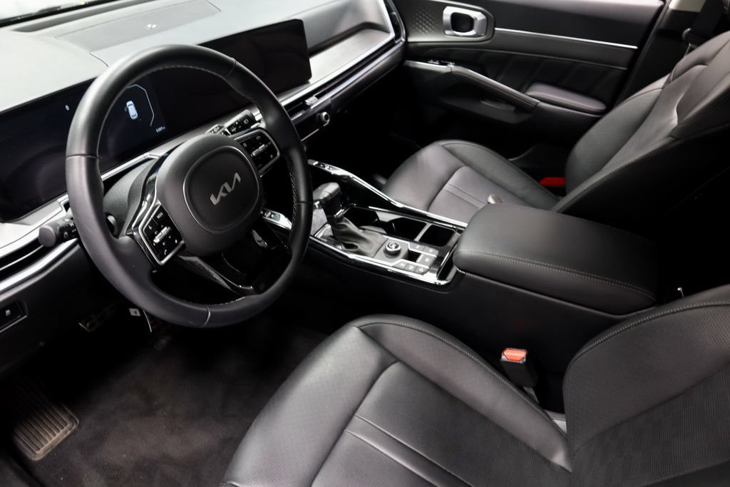 Used 2025 Kia Sorento SX FWD image 25