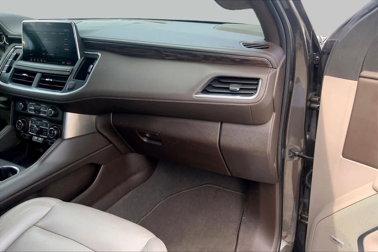 Used 2021 Chevrolet Tahoe LT w/ LT Signature Package RWD image 19