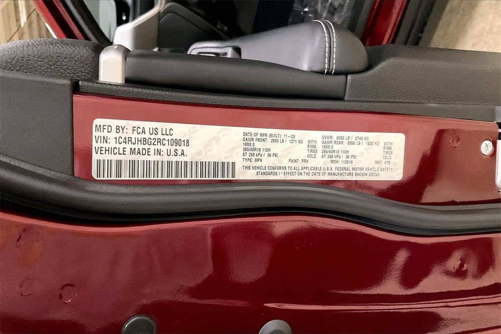 Used 2024 Jeep Grand Cherokee Limited image 29