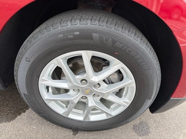 Used 2023 Chevrolet Equinox LT w/ LPO, Floor Liner Package FWD image 4