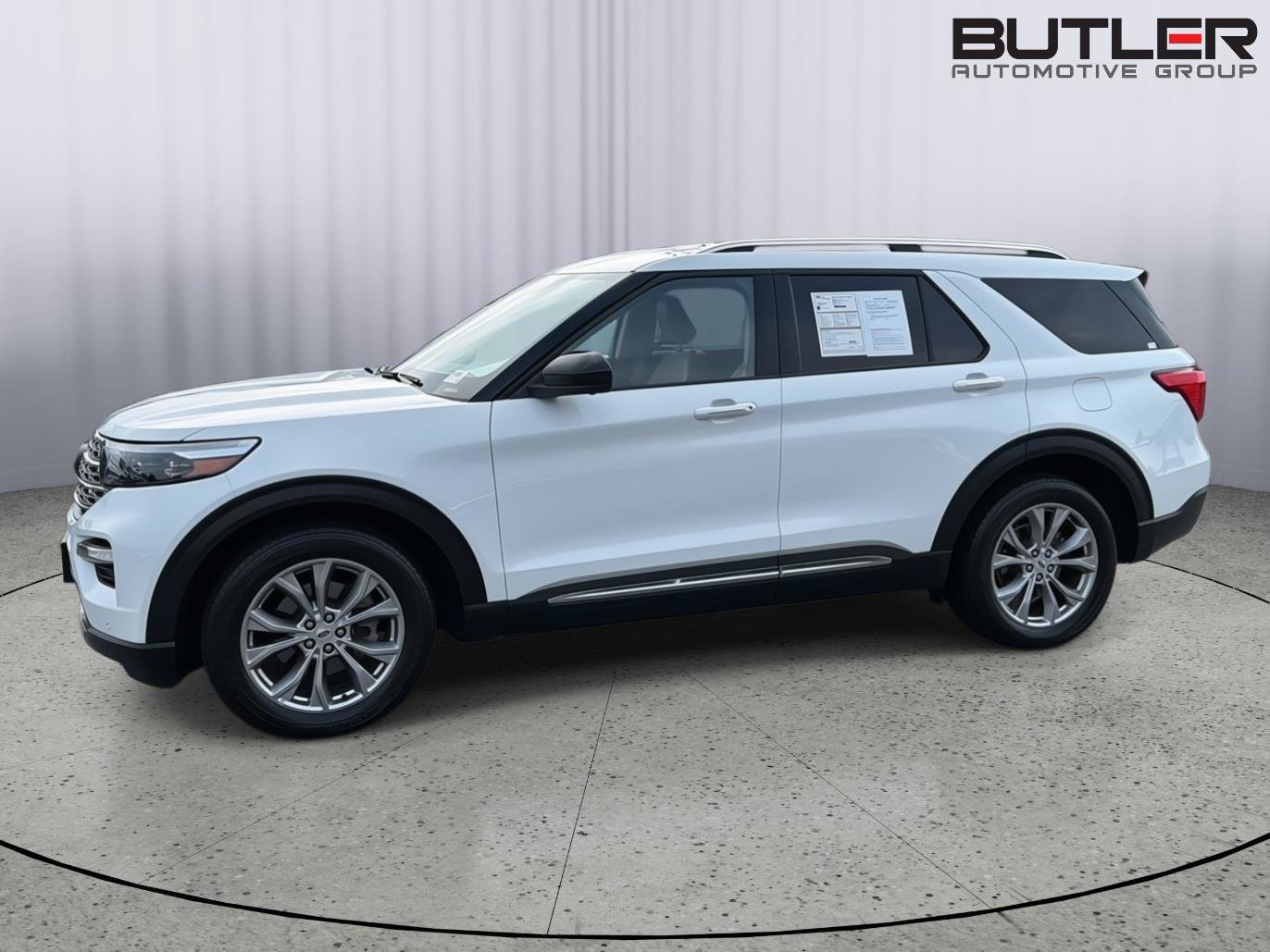 Certified 2023 Ford Explorer Limited AWD/4WD image 3