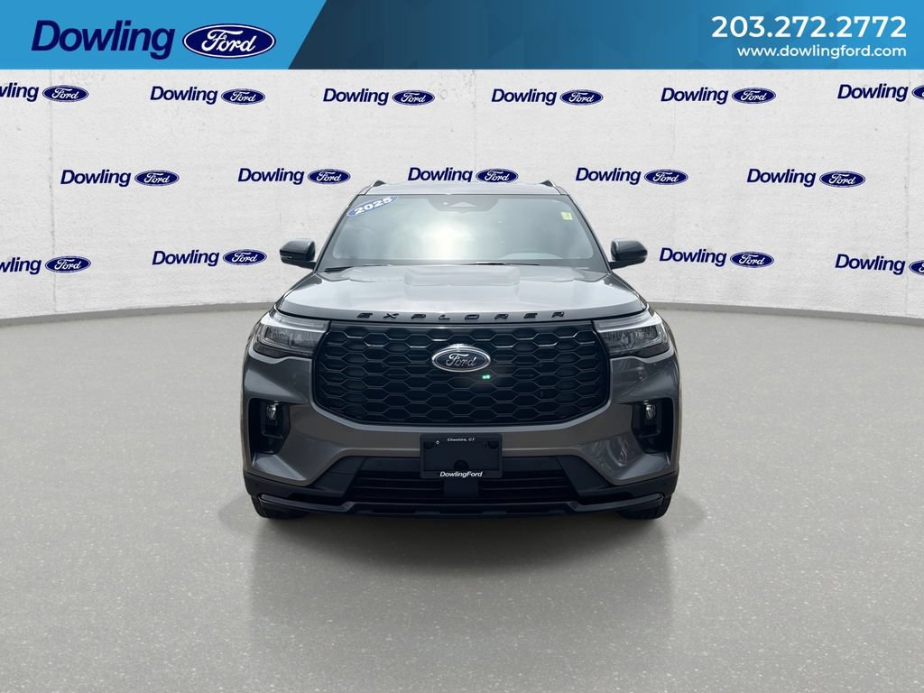 Certified 2025 Ford Explorer ST-Line AWD/4WD image 3