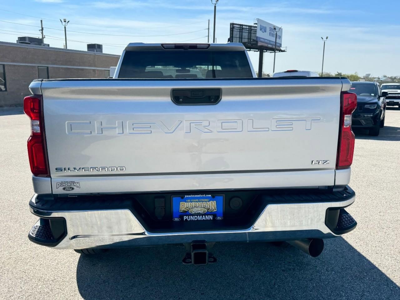 Used 2023 Chevrolet Silverado 2500 LTZ w/ Gooseneck/5TH Wheel Package image 4