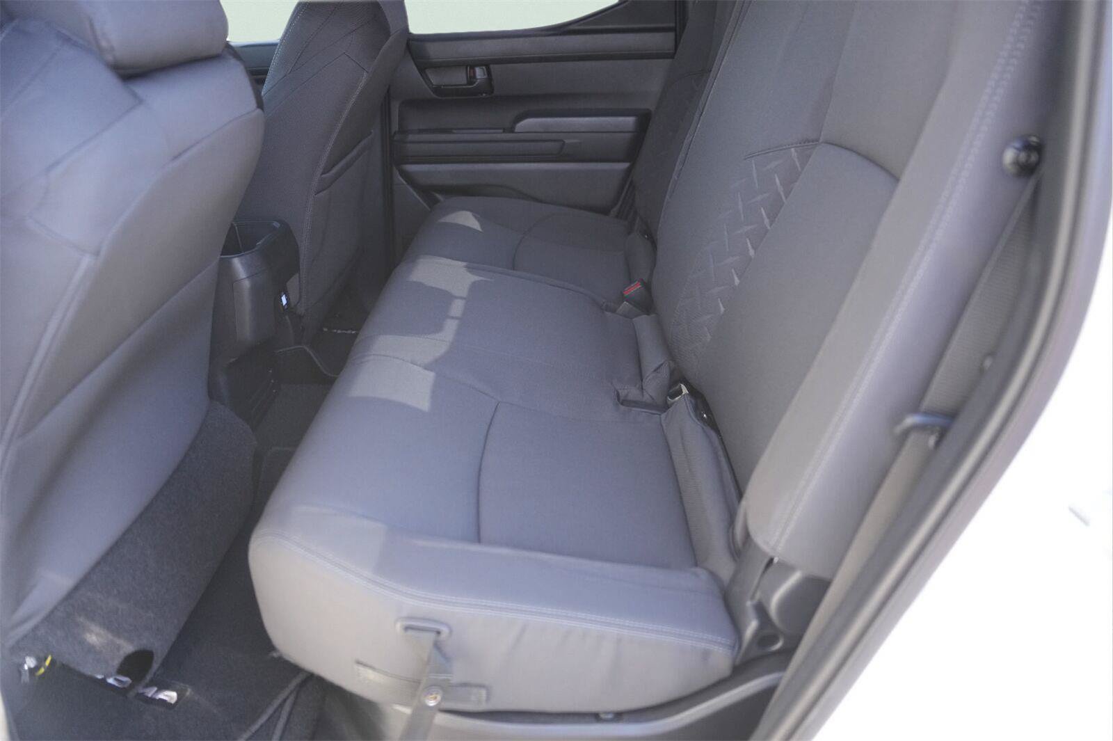 Used 2025 Toyota Tacoma SR5 AWD/4WD image 12