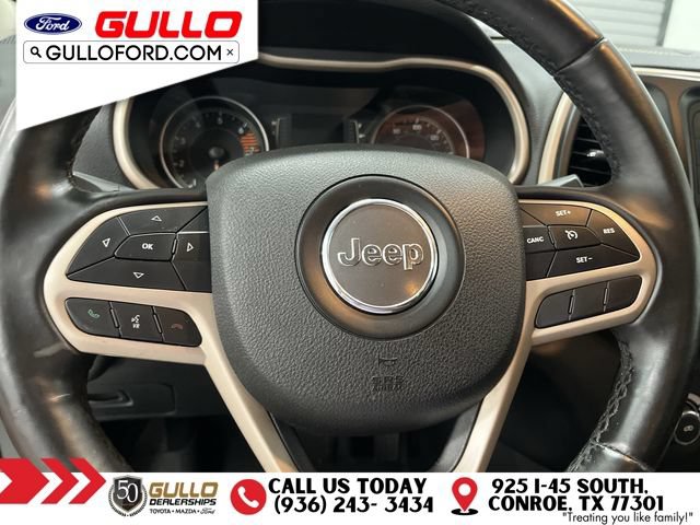 Used 2018 Jeep Cherokee Latitude w/ Altitude Package FWD image 22